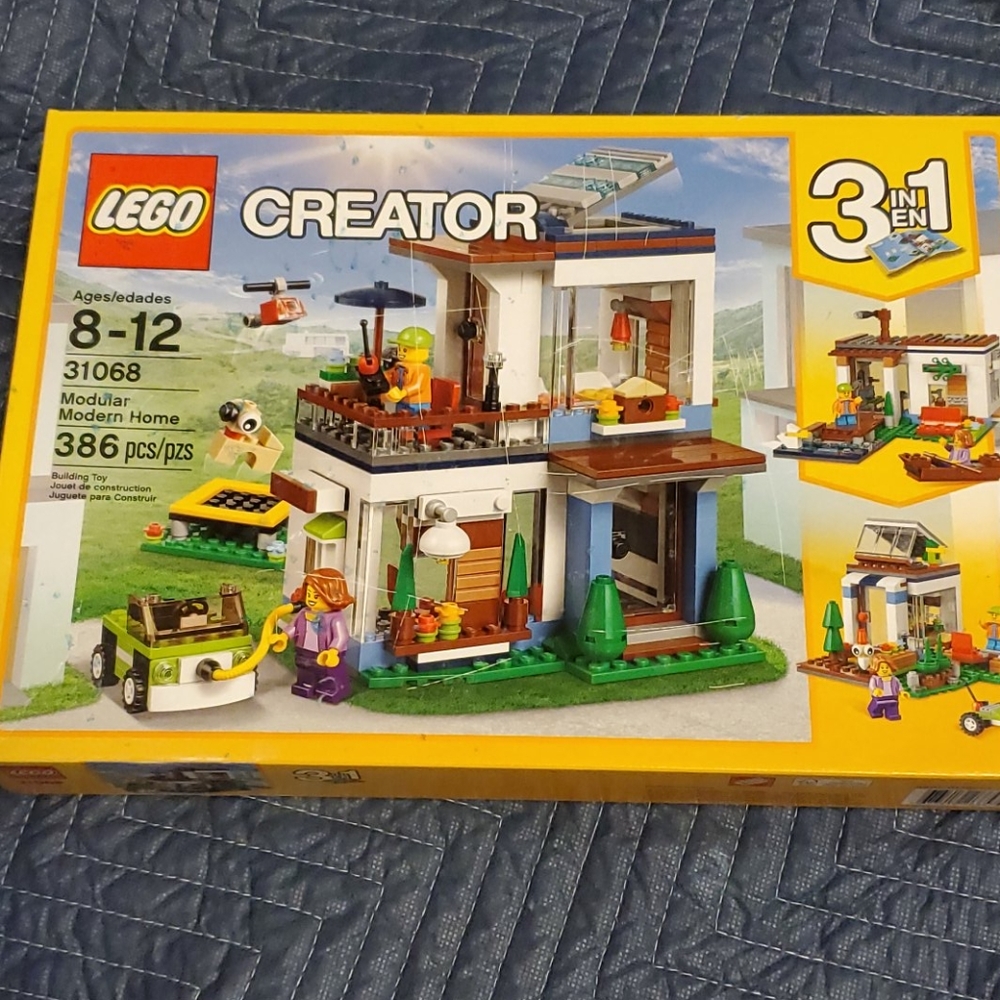 Lego 31068 modular modern house, scratched